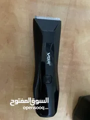  2 ماكينة حلاقة VGR V-938 شبه جديدة مع شاشة رقمية – استخدام مرة واحدة فقط وبسعر ممتاز