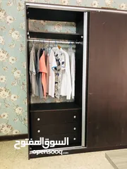  3 خزانة سحاب 3 درف لون بني محروق  بحالة الوكالة