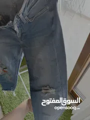  6 Embroidered Jeans