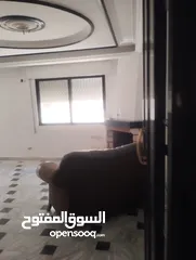  4 شقة للبيع من المالك مباشرة منطقة شميساني الطابق الأول  مساحة البناء 196متر.  عمر البناء10سنوات
