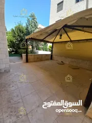  12 شقة سوبر ديلوكس شبة ارضي مع حديقة وترسات واسعة