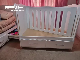  2 تخت اطفال من عمر شهر الى 5 سنوات