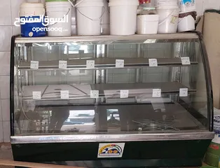  1 ثلاجة غرض معجنات ممتازه للبيع في ضاحيه الامير حسن لتواصل رجاء التواصل عبر الرقم المذكور