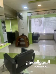  16 صالون سيدات للبيع مقابل جامعة الاميرة سمية وبالقرب من الجامعة الأردنية