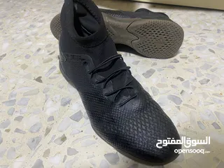  4 اديداس بريداتور نمرة 44-43.5/ adidas  / لون اسود predator 20.3 indoor/ نضيف بحالة الوكالة استخدام