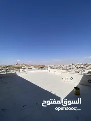  1 شقة مميزة اخير مع روف في اجمل مناطق قرية النخيل اجمل تشطيب واطلالة رائعة 240 داخلي و 90 تراس خارجي