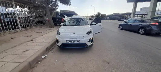  1 كيا نيرو وارد كوري فل مع فتحه وكاميرات اضويه عدسات تورنق اعلا صنف