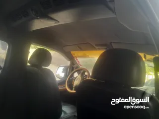  6 باص استركس موديل 2002 بحالة جيدة غير مرخص شهر  السعر 3.500 قابل للتفاوض
