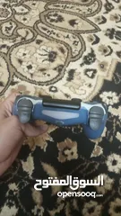  3 جهاز تحكم ps4 بحالة جيدة