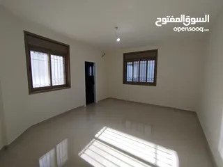  20 شقه مع حديقه للبيع