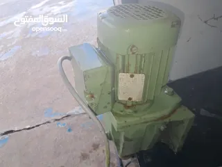  7 مضخة ماء جديدة وماتورات مع جير مستعمل