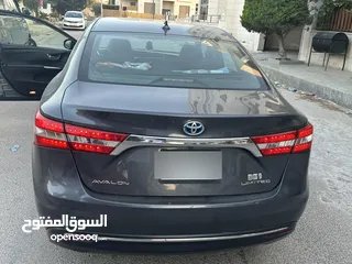  3 تيوتا افالون للبيع بحالة الوكالة
