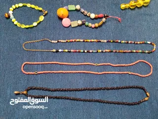  5 مسابح وعقود واطواق مشكله منوعه للبيع في اربد