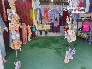 12 محل ألبسه للبيع مع كافة مستلزمات وديكور ولبضاعه او بيع الديكور ولبضاعه بدون المحل