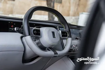  18 Changan Avatr 11 Performance dual motor 4wd 2023  السيارة مميزة جدا و قطعت مسافة 11,000 كيلو متر