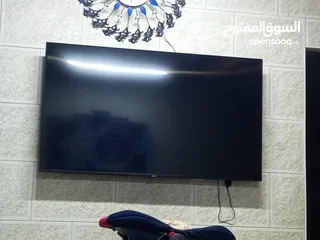  3 شاشه  ذكيه نظام صوتي