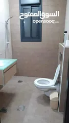  3 شقة للإيجار قلب عين منجد