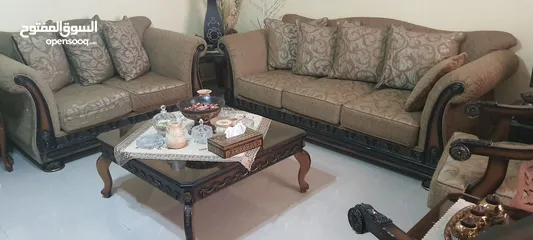 2 غرفة ضيوف مع طاول وسط للبييييييييع