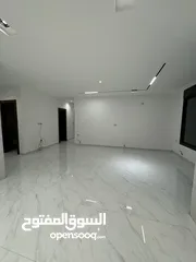  12 شقة فاخره طابق اول  مساحه 200 م / رجم عميش - حي الصحابه