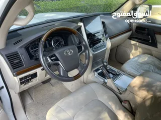  8 Toyota Land Cruiser GXR V6 2018 Model Original paint