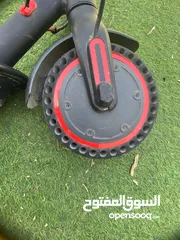 4 سكوتر شاومي كهربائي  المواصفات:  ثلاث وضعيات قيادة:  Eco Mode:  السرعة: 10 كم/ساعة  ا