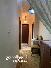  10 شقه لإيجار الشهري طابق 3 مع مصعد بريموت كل طابق 2 شقه  الحي الجنوبي قرب مطعم فول ونار عمارة الشيماء