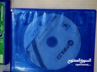  6 سيدات بلايستيشن فايف في حالة الوكالة