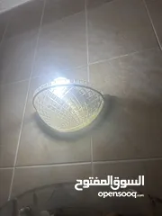  9 ثريات  واضاءة داخليه بحالة الجديد