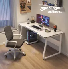  1 طاولة جيمينغ / مكتب كمبيوتر – تريند السيت أب العصري  إذا بدك مكتب يجمع بين الشكل الفخم والع