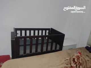  1 سرير اطفال بيبي خشب ذو جودة عالية