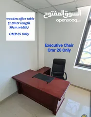  6 Excellent Condition Office Furniture for Sale.