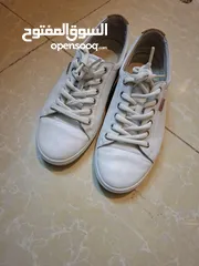  4 شوز ecco ابيض مقاس 41 للبيع
