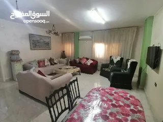  1 شقة طابق كامل للبيع في جبل النصر