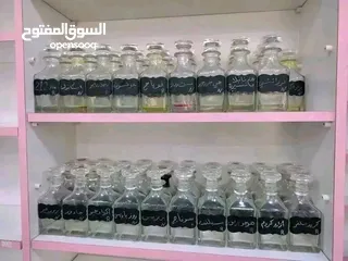  6 ديكور محل اكسسوارات خشب  يصلح لعدة مصالح مع ستاندات حديد وخشب وهوكات بحالة الجديد