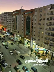  20 ‎ شقة نظيفة جدا للكراء غرفتين وصالة و ثلاثة حمامات في  (  حي النصر. ) على الشارع الرئيسي تبعد ثلاثة