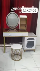  25 Dressing table