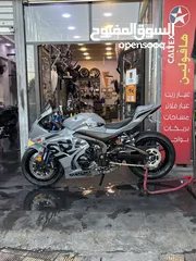  1 Suzuki GSXR1000R