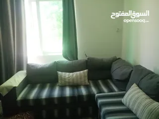  1 طقم كنب كورنر مستعمل للبيع مع موكيت