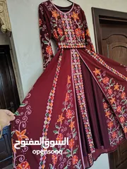  6 فساتين وثوب للبيع بسعر رمزي
