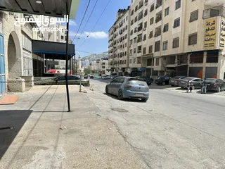  3 محل عظم في منطقة المعاجين على الشارع الرئيسي بالقرب من الصوالحي ماركت على مفترق طرق