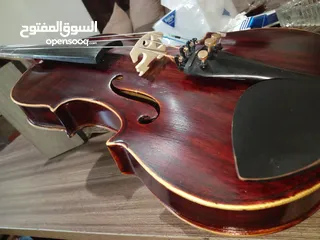  2 كمان نوع ايطالي قديم