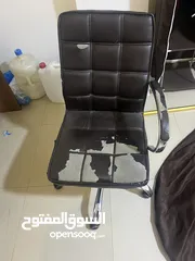  6 سرير خشبي مكتبين خشب  فرشة برادي عدد 3 كومدينة بلاستيك 4 رفوف كبار كرسي مكتب