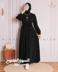  4 ملابس نسائية ، عبايات ، فساتين