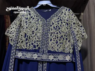  2 فستان باللون الكحلي والذهبي للبيع بسعر رمزي