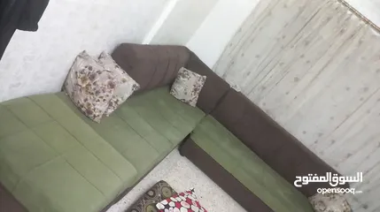  2 طقم كورنر 9 مقاعد زائد بفة فيو كسر بمقعد واحد للبيع بداعي السفر ب35 دينار