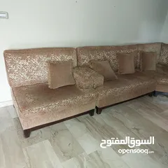  2 طقم كورنر كبير خشب ثقيل بحاله جيدة جدا للبيع بسعر لقطه
