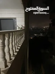  3 شقة مدخلً خاص ع مستوى الشارع بالإضافة إلى ستوديو خاص منفصل
