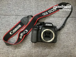  1 كاميرا Canon 80D شبه جديدة للبيع مع عدستين احترافيتين (75-300mm + 50mm) واكسسوارات كاملة