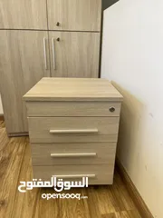  15 للبيع أثاث مكتبي بحالة ممتازة