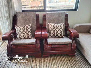  1 طقم خشب بحال ممتاز